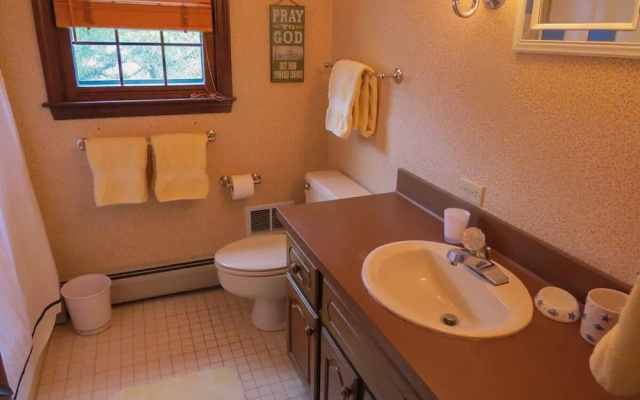 220 Bay View Road - Three Bedroom House