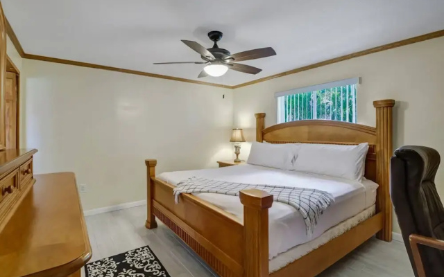228 Bay Shore Dr