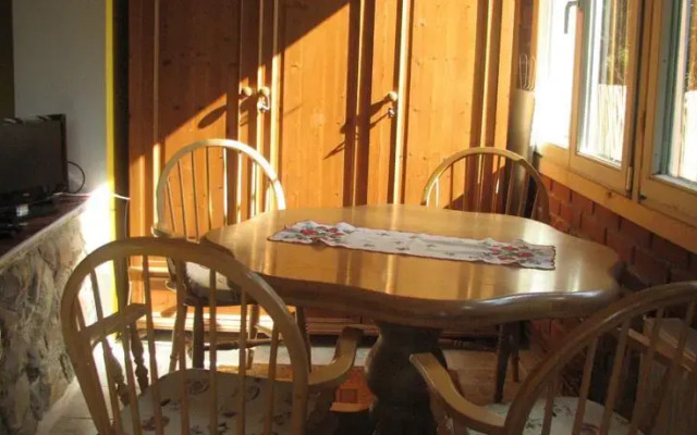 Szajkitavak Apartmanház és Kemping
