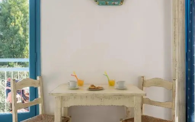 Limnonari Mini Studio