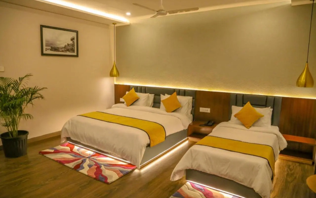 Four Leaf Hotel Sapphire Blue
