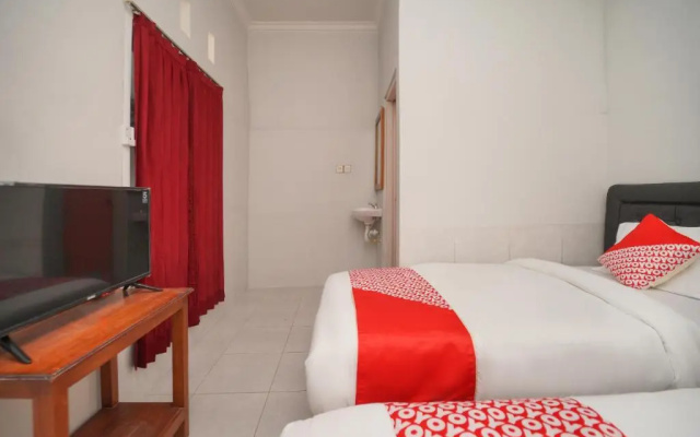 OYO 2937 Nindy Residence 2