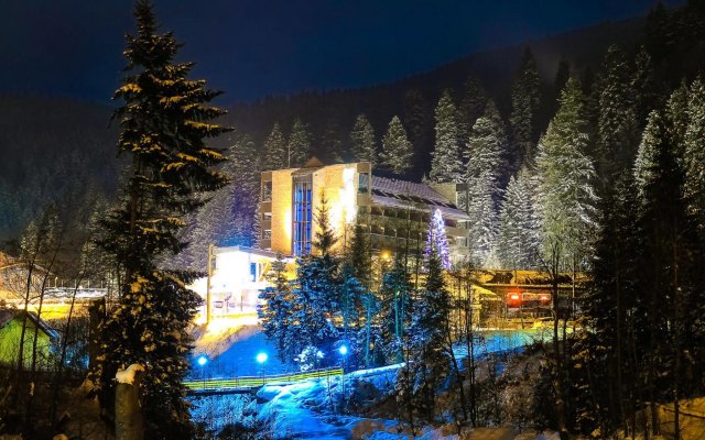 Lux Garden Hotel in Azuga, Romania from 128$, photos, reviews - zenhotels.com hotel front