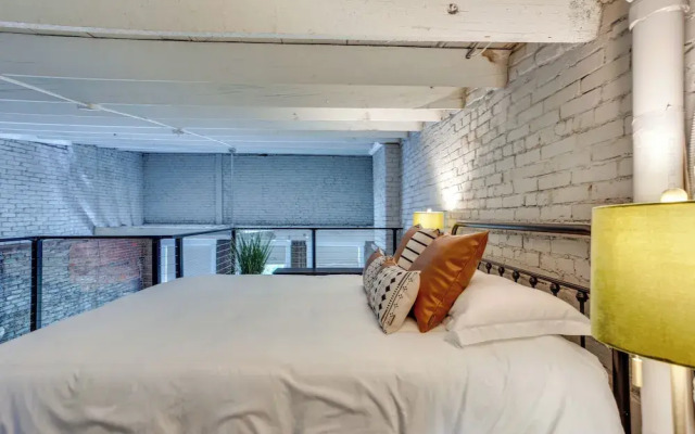 'kentucky Bourbon Loft' ~ Downtown Louisville