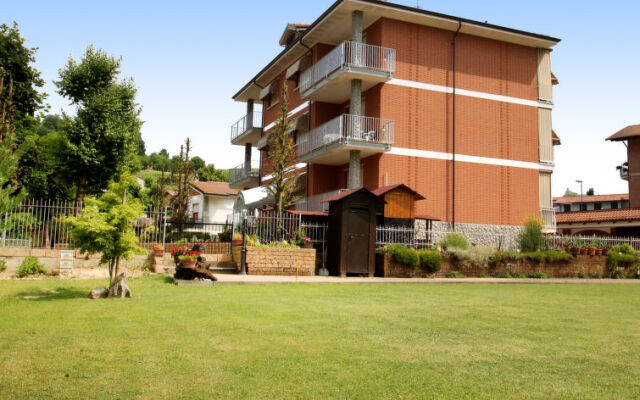 Апартаменты Apartment Le Betulle Чистерна-д'Асти вид на фасад