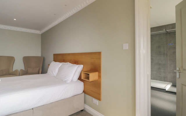 Harcombe House Rooms - First Floor King
