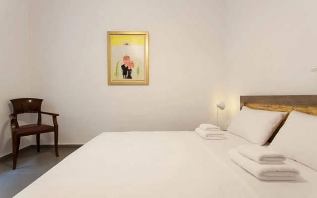 Spacious 4BR House Near Acropolis Roof Garden 12 Guests
