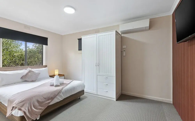 The Gazebo Place - Spacious 4 Bedroom near Murray River