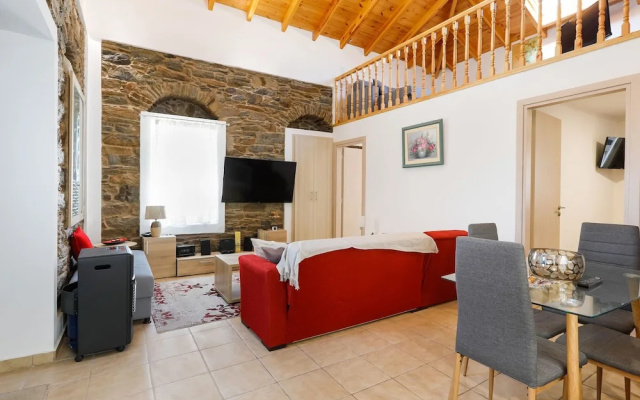 Simplistic Holiday Home in Oinousses with Balcony