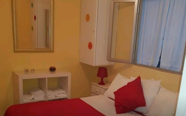 Отель Carihuela Calle Andalus Испания, Торремолинос - отзывы, цены и фото номеров - забронировать отель Carihuela Calle Andalus онлайн комната для гостей