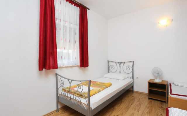 Apartment Lias 2 - with restaurant: A7 prvi kat Rogoznica, Riviera Sibenik