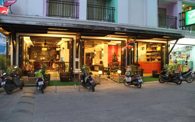 Hawaii Patong Hotel вид на фасад