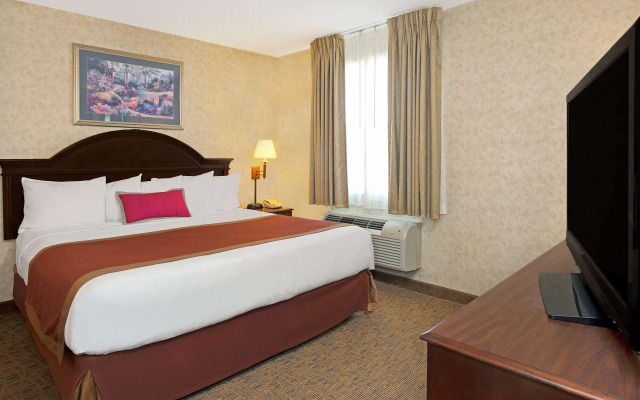 Hawthorn Extended Stay by Wyndham Cincinnati/Sharonville