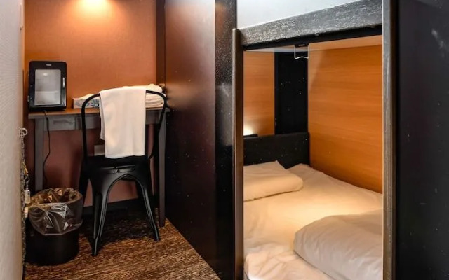 Grandouce Kamata II - Hostel, Caters To Men