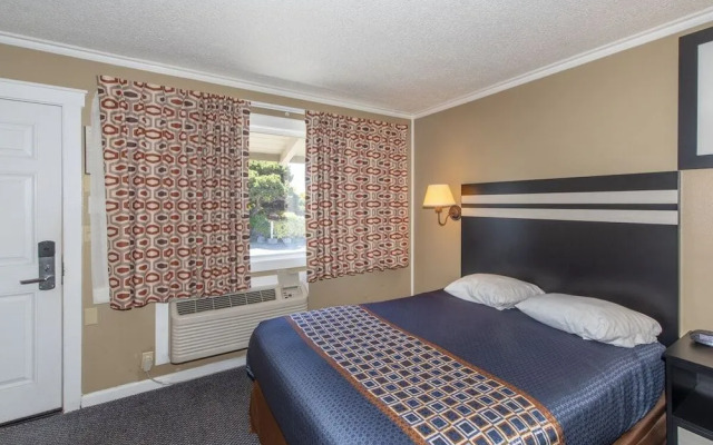 Surf Motel and Gardens