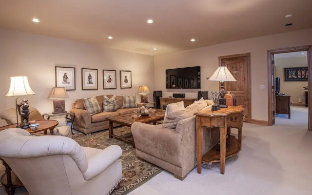 40 Goshawk 5 Bedroom Home by RedAwning