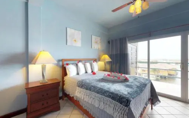 Suite F302 Mara Laguna