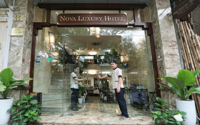 Nova Luxury Hotel вид на фасад