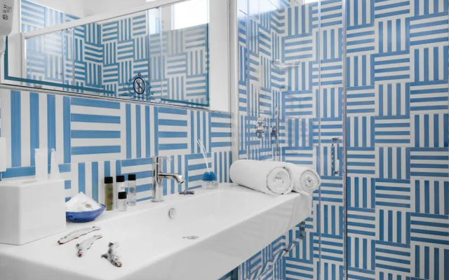 Sersale Suites