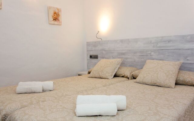 Отель Bungalows Sa Sargantana Испания, Форментера - отзывы, цены и фото номеров - забронировать отель Bungalows Sa Sargantana онлайн вид на фасад