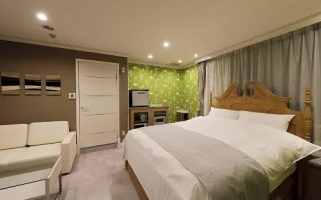 Hotel Birthday Gifunishi (Adult Only)