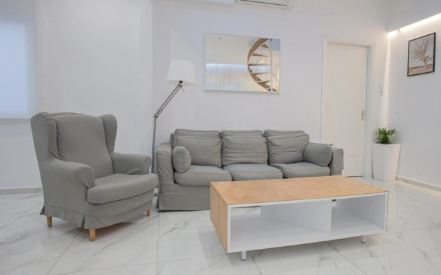 Luxury apartment 115m2 in the heart of Athens