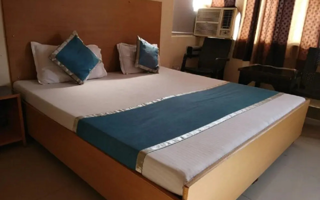 Goroomgo Tourist Home Rishikesh