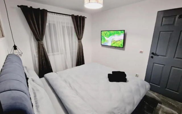 Divine House Straja