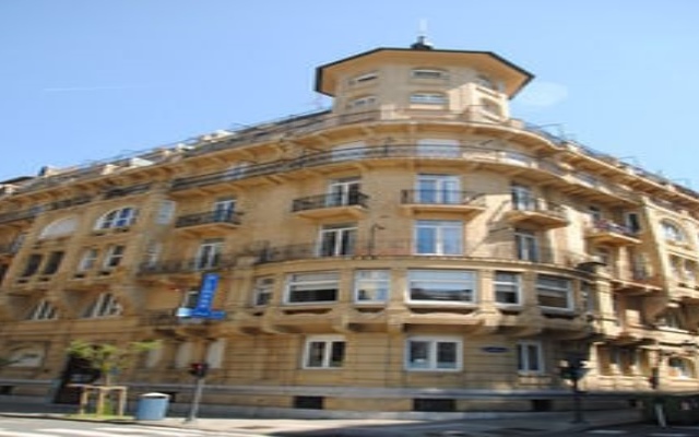 Отель Hostal Alemana Сан-Себастьян вид на фасад