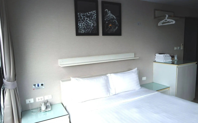 Serenotel Pattaya Beach Front