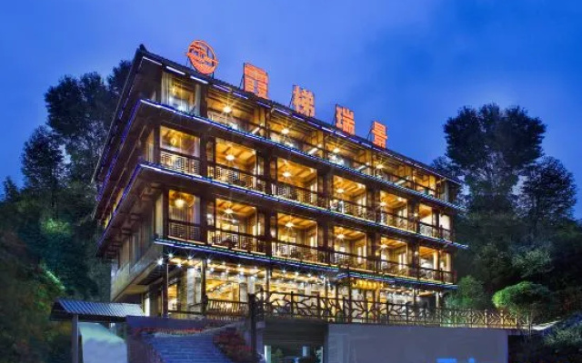 Xia Tiruijing Homestay (Longji Jinkeng Daguzhai Terrace Observation Deck)