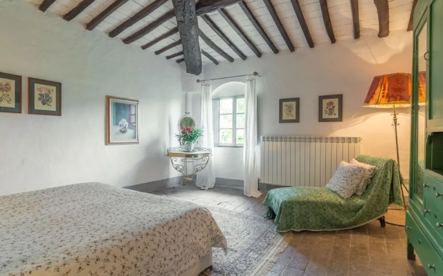 Cosy Farmhouse in Bacchereto With Swimming Pool