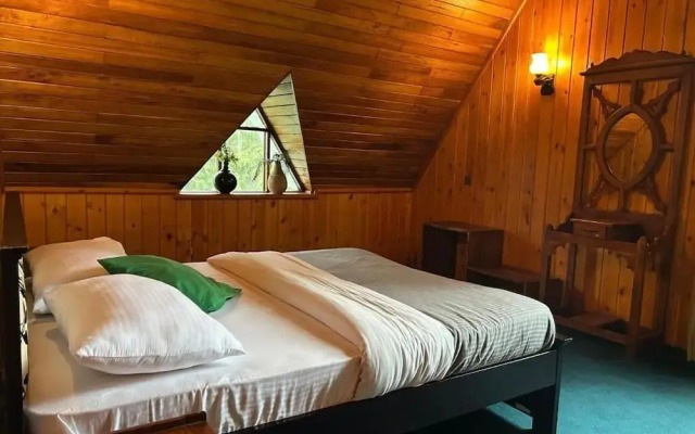 Jaithra Inn