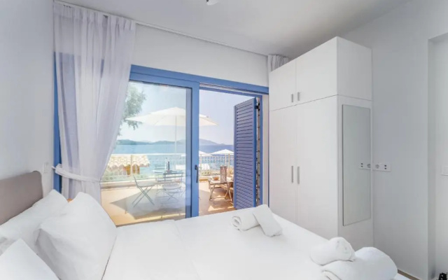 Lefkada Blue Luxury Apartments B2, Perigiali deck level