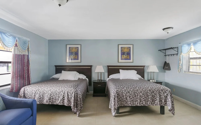 Deluxe Inn