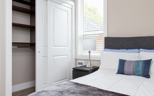 Отель Private and Cozy 2bdr 2BA Home in Kitsilano Канада, Ванкувер - отзывы, цены и фото номеров - забронировать отель Private and Cozy 2bdr 2BA Home in Kitsilano онлайн комната для гостей