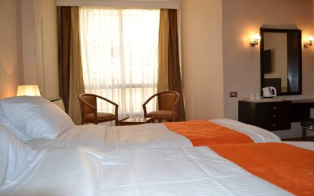 Heliopark Hotel
