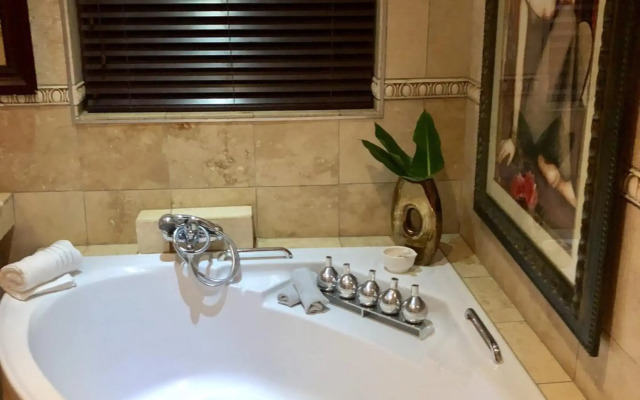 Spacube Luxury Suites and Spa