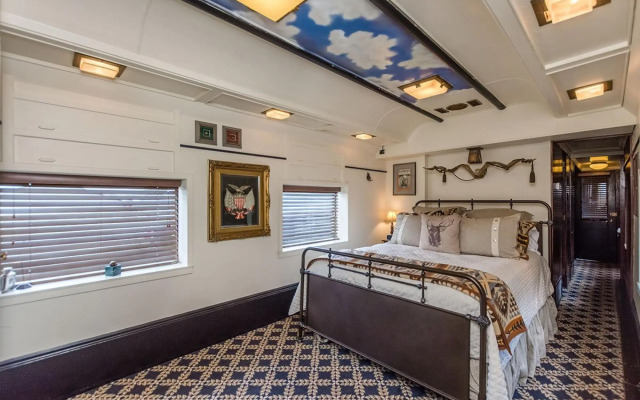 Pullman Train Car