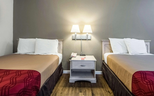 Econo Lodge Dallas Airport North