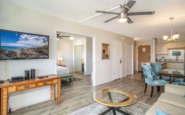 Maui Banyan H506 1 Bedroom Condo by RedAwning
