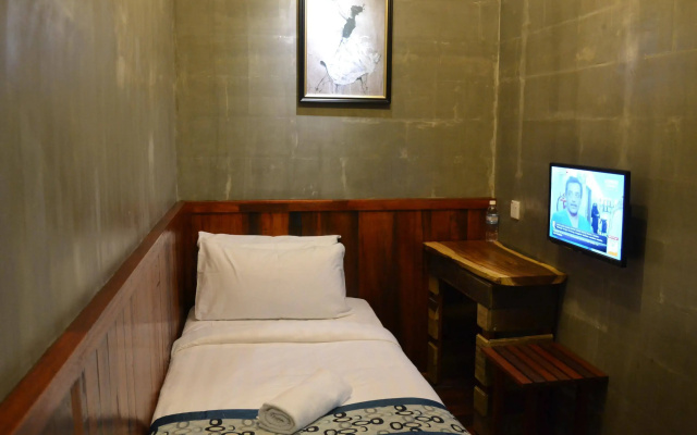 Anggun Hotel