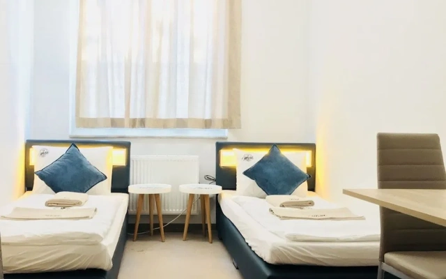 1st Motel Hostel  Monteurhotel