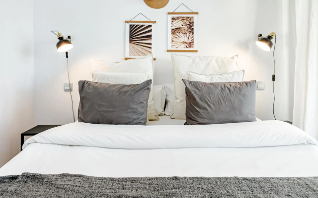 LM4.1B- Modern & Spacious family apartment