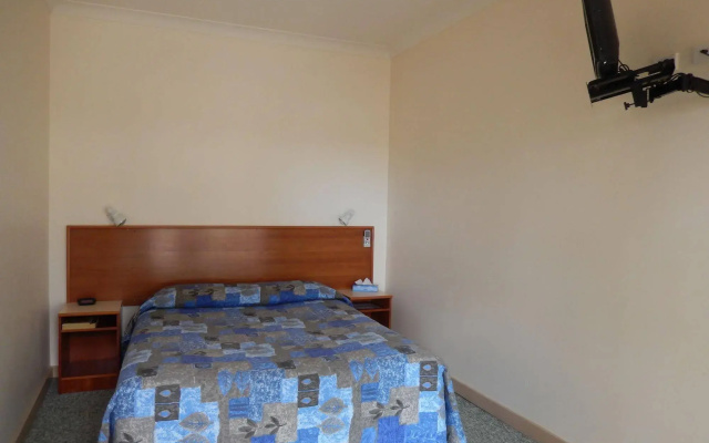 Pioneer Way Motel