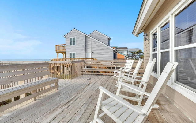 Wahoo by Oak Island Accommodations