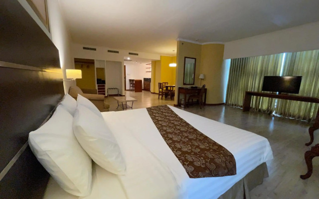 Days Hotel Iloilo