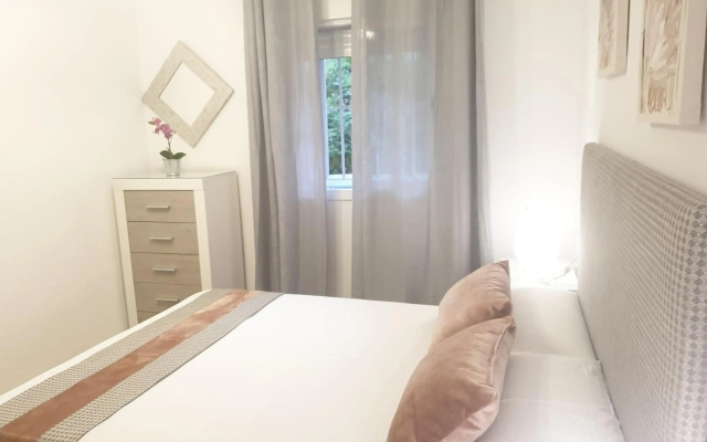 Doña Lola House