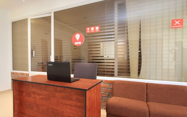 OYO Flagship 16476 Elements mall
