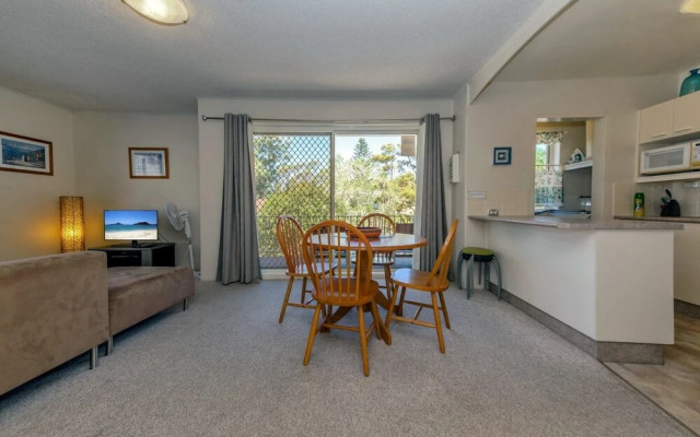 Apanie, 3/12 Kurrawa Close,